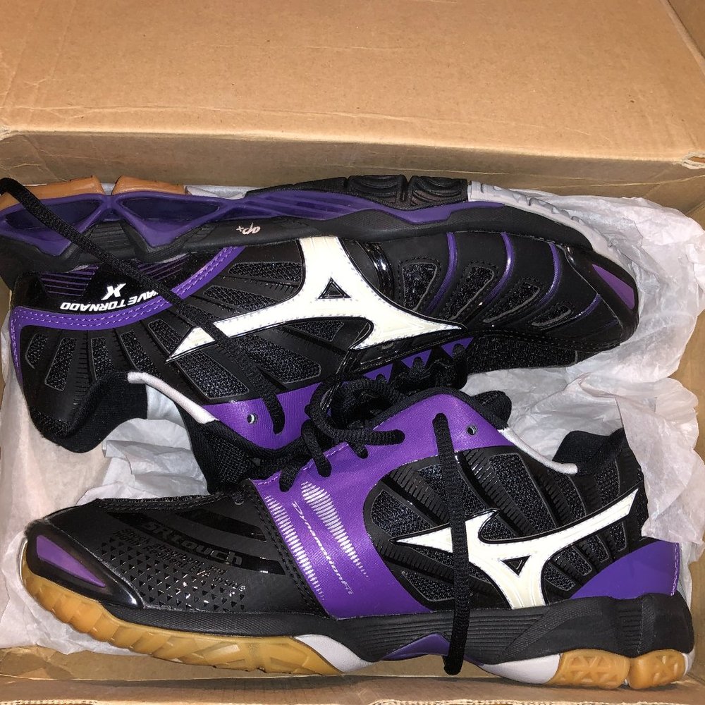 Brand New Women's Mizuno Wave Tornado X Volleyball Shoes